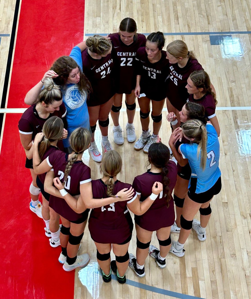 SCMustangVB's tweet photo. Went 3-0 in pool play with a tough win against Rose Hill - 22-25, 25-23, 25-23! Heading to bracket play! 🏐 https://t.co/zVn1Y9rXsH