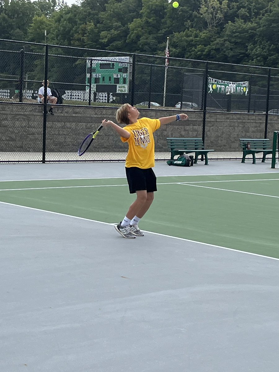 AMHSTennis's tweet photo. MS Tennis falls in 2nd Rd to Centerville 2-3.  Doubles wins from Aryeh Hollingsworth, Cooper Morgan, Mason Hill, &amp; Kameron Young.  1S Cale Johns lost at tight match at the end.  Great job in both matches today at NC. https://t.co/g693u8rBdb