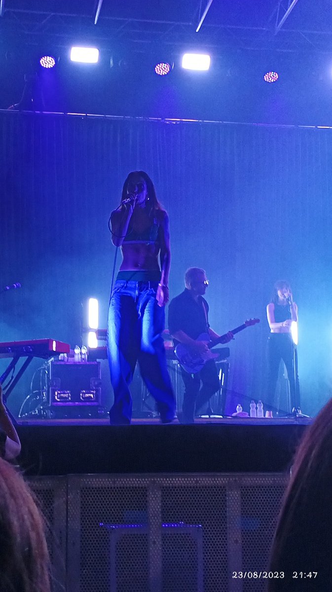 SabryFreak17's tweet photo. Per la prima volta ho assistito al concerto di @levantecanta .. sei stata meravigliosa 💞 
Questo era il cartellone che ho fatto per te , che porterò ai prossimi concerti 😂❤️
Barletta 23-08-2023 https://t.co/oA2XQK9WSO