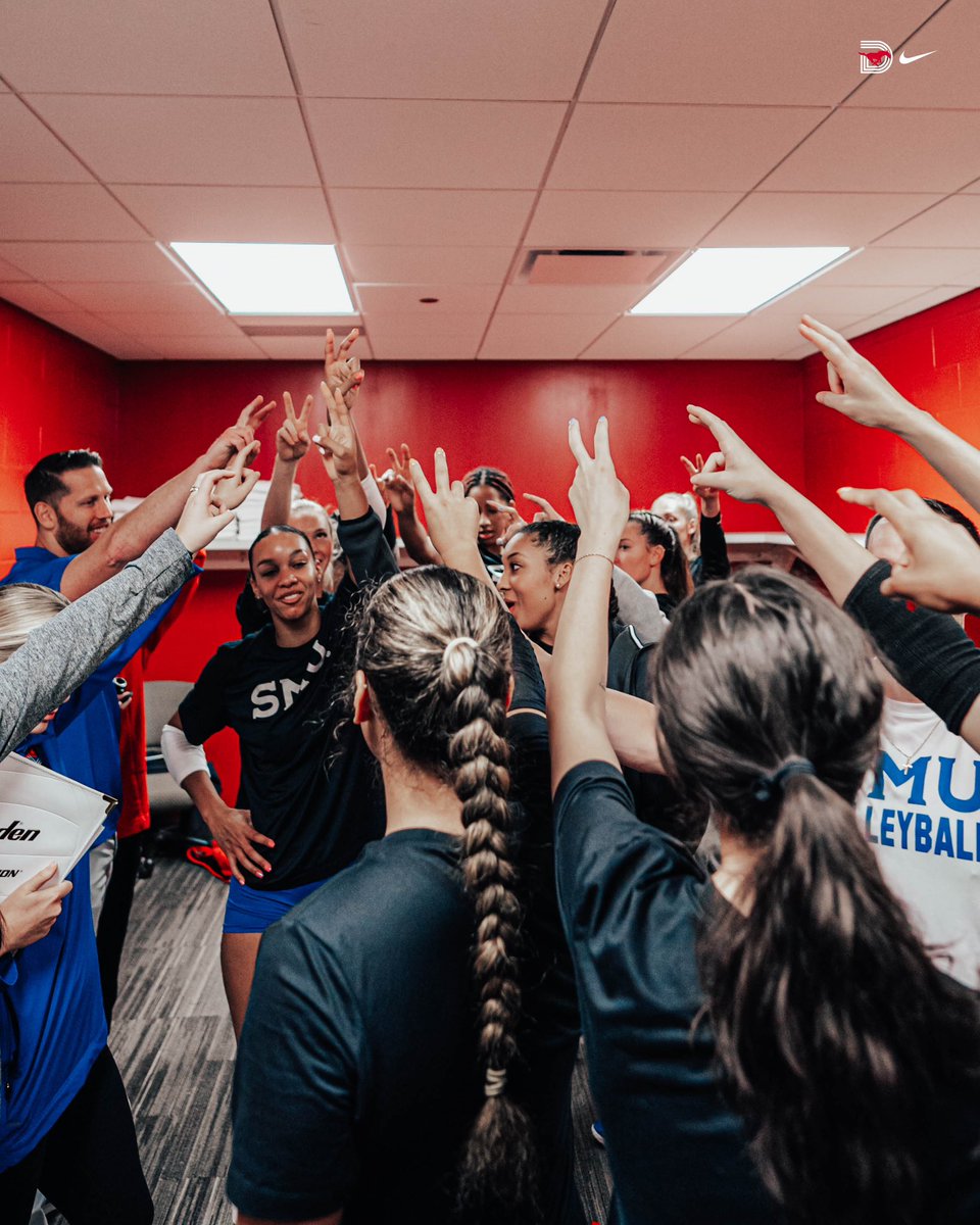 SMUVolleyball's tweet photo. 𝑴𝒖𝒔𝒕𝒂𝒏𝒈𝒔 𝒓𝒆𝒂𝒅𝒚 𝒕𝒐 𝒓𝒊𝒅𝒆.

#PonyUpDallas | @NCAAVolleyball https://t.co/Zz7XePIxm1