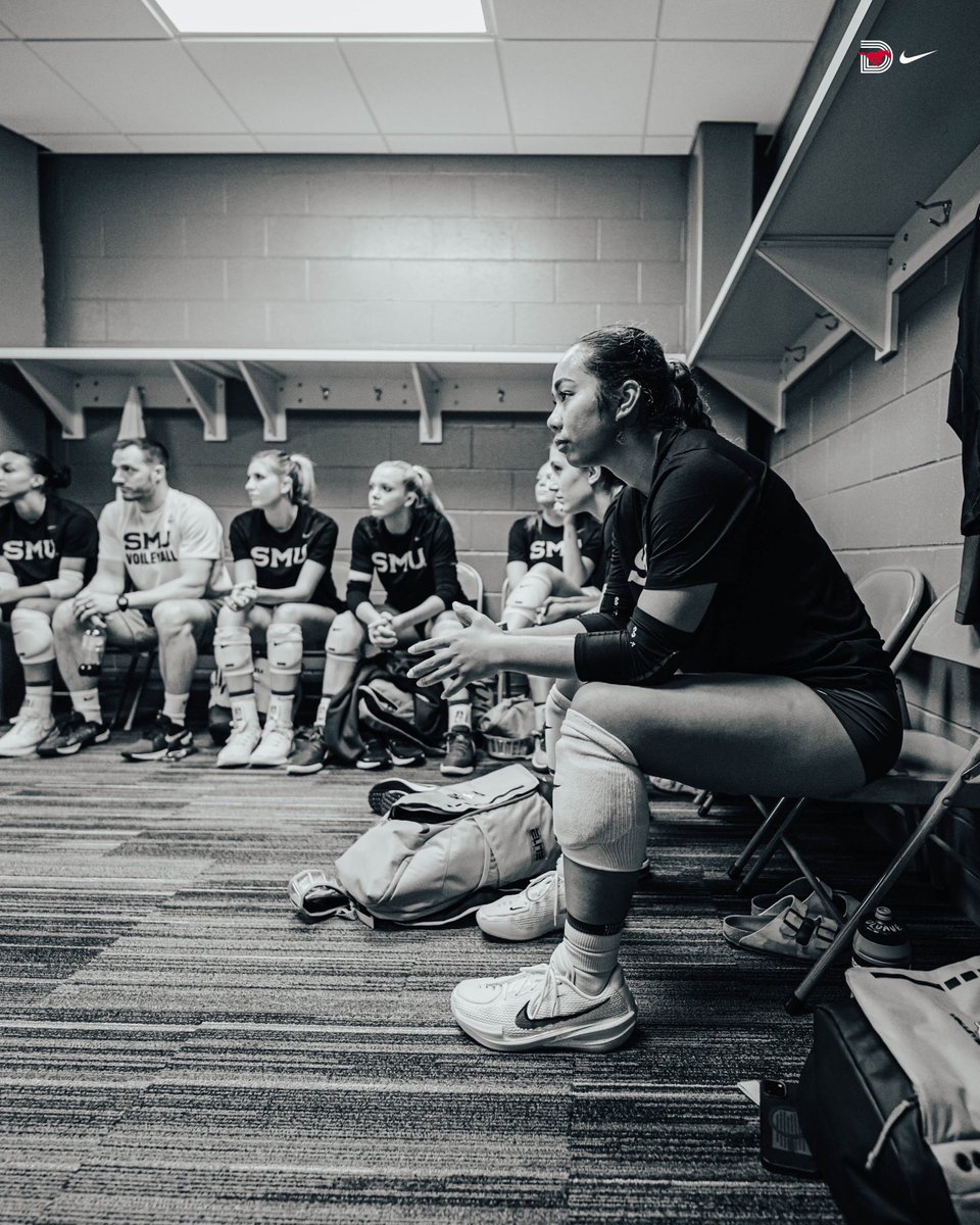 SMUVolleyball's tweet photo. 𝑴𝒖𝒔𝒕𝒂𝒏𝒈𝒔 𝒓𝒆𝒂𝒅𝒚 𝒕𝒐 𝒓𝒊𝒅𝒆.

#PonyUpDallas | @NCAAVolleyball https://t.co/Zz7XePIxm1