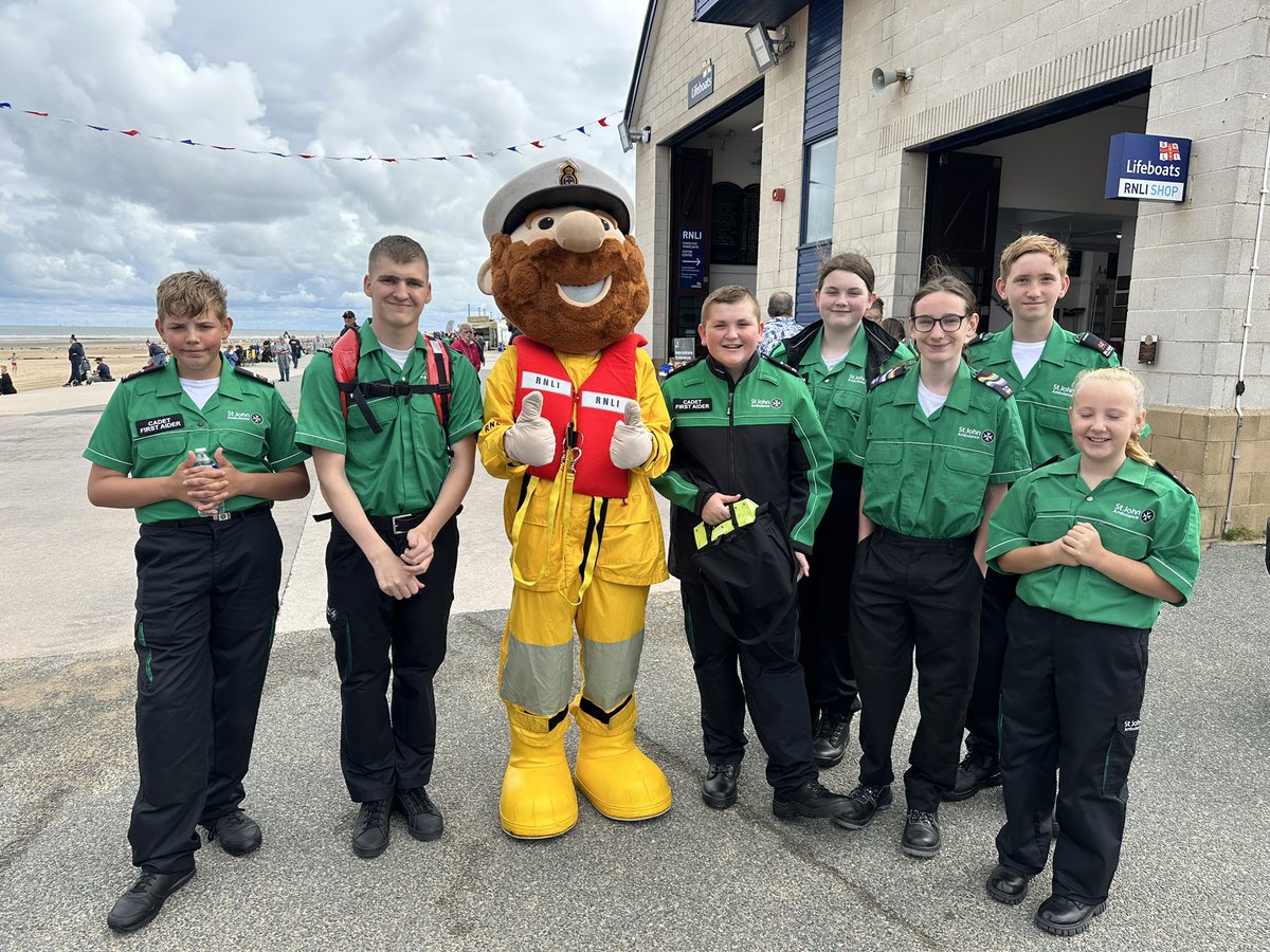 SJACNorthYouth's tweet photo. Day 1 of Rhyl Airshow saw Cadets from each Division in North Wales represented. Our Deeside, Holywell, Rhyl, Wrexham and Virtual Units all teamed up to provide first aid cover and keep members of the public safe. Well done Cadets. https://t.co/VkvSDvRN0A