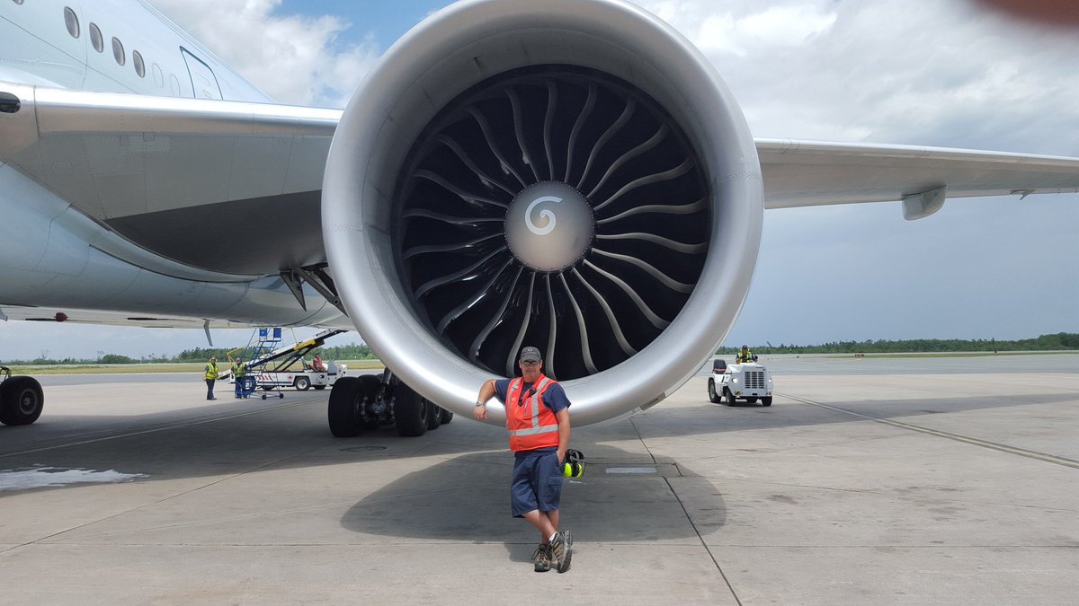 Phillymacp07's tweet photo. @airlinerslive https://t.co/AqCFAAwA8x