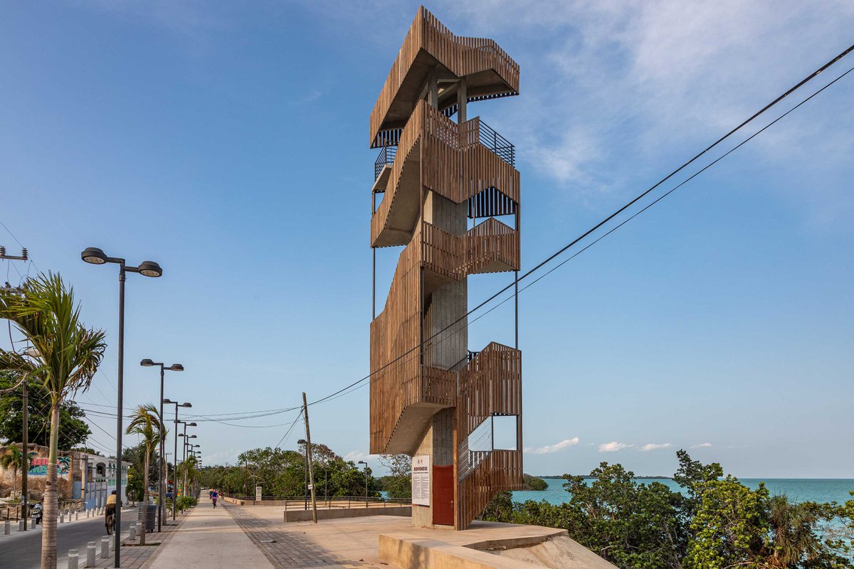 Arquine's tweet photo. NUEVO en Arquine | La renovación integral del Malecón de Calderitas ubicado a 9 kms del centro de la ciudad de Chetumal busca hilvanar diferentes actividades a través de andadores que permite el paso de peatones de una manera segura sobre el mar.| https://t.co/lgio9bwqy1 https://t.co/wS8vlku5MU