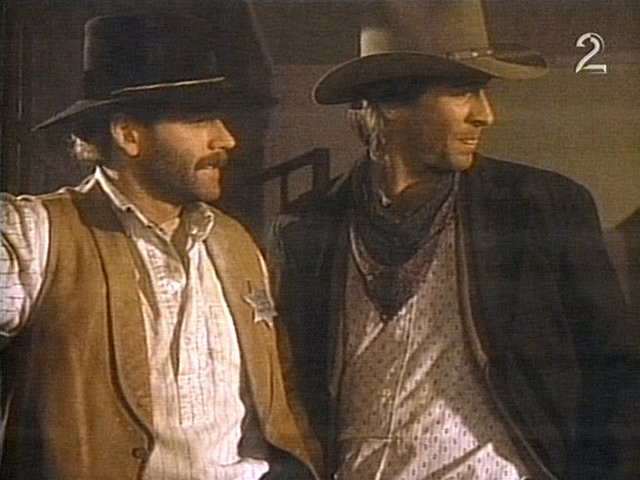 TheYoungRiders's tweet photo. Happy Birthday, #BrettCullen!! Wishing you all the very best!! β€οΈπ₯πΎπππππππ¬ππ€ #MarshalSamCain #SamCain #TheYoungRiders #TYRbirthdays
Screen captures from the #TYR episodes #BlindLove (top) and #LadyForANight (bottom). https://t.co/A6NNF5f3Qc