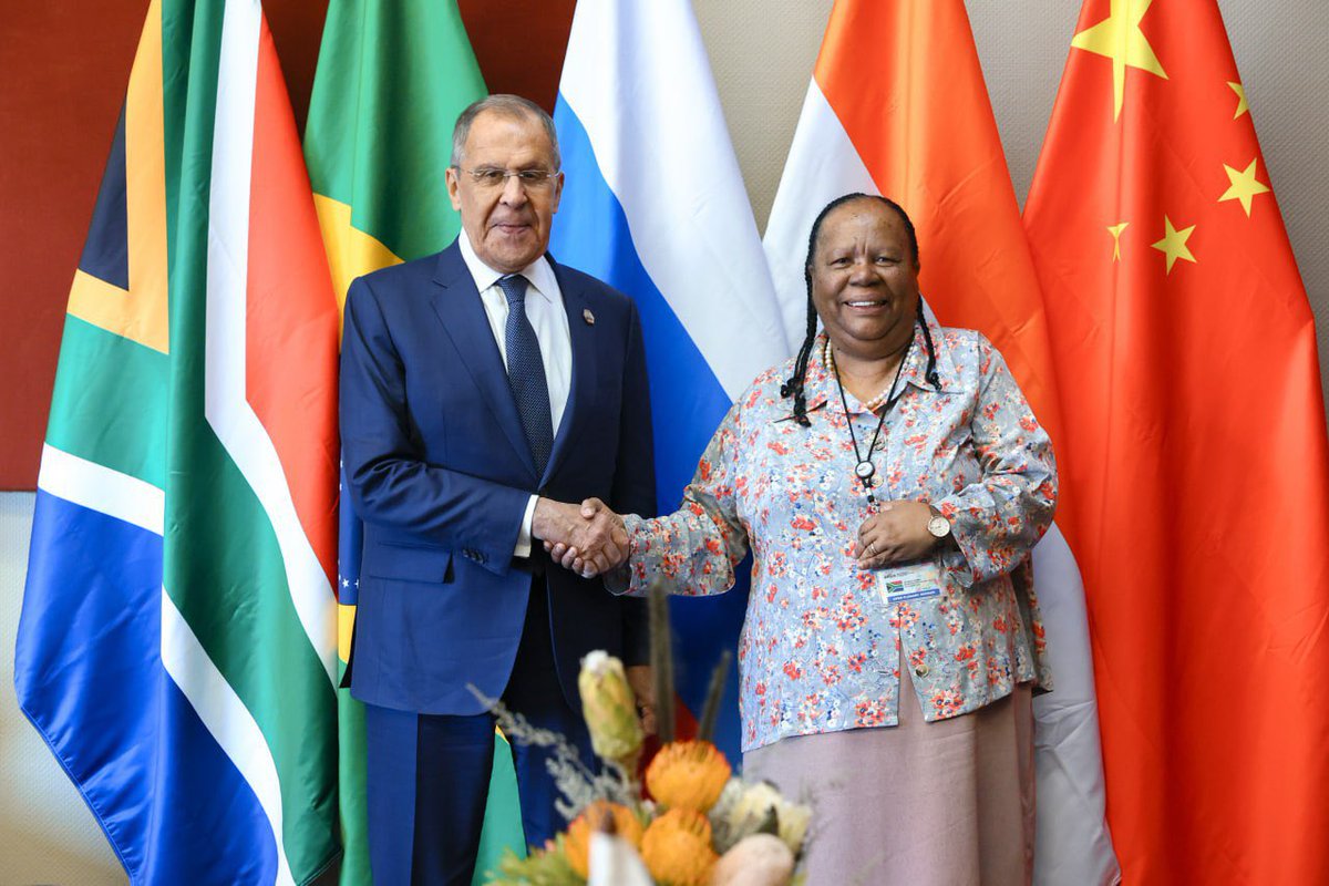 MkpeAbang's tweet image. There are only two (2) Foreign Affairs Ministers in the world today, it's been so for over 4 years: Dr. Naledi Pandor and Mr. Sergey Lavrov.