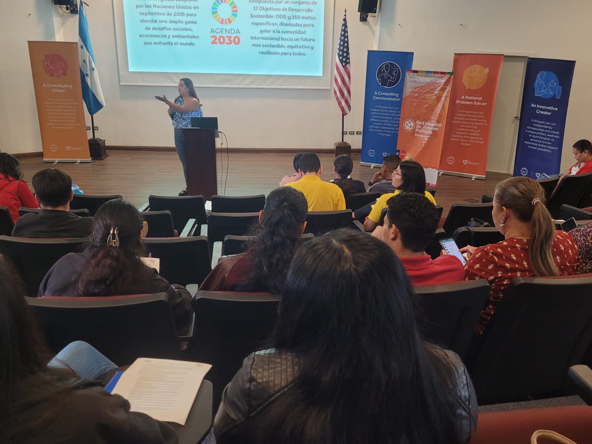 rmjpHonduras's tweet photo. #Formación: Nuestra Red capacitó a una selección de jóvenes líderes de último año, representantes de las escuelas del Distrito Educativo 11. 

La formación fue orientada en 3 temáticas: 

✔️ Los #ODS y la #Agenda2030
✔️ Claves para la vida profesional 
✔️ Y prevención del Cáncer https://t.co/22ac7Mo7DE