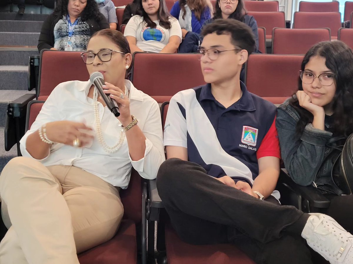 rmjpHonduras's tweet photo. #Formación: Nuestra Red capacitó a una selección de jóvenes líderes de último año, representantes de las escuelas del Distrito Educativo 11. 

La formación fue orientada en 3 temáticas: 

✔️ Los #ODS y la #Agenda2030
✔️ Claves para la vida profesional 
✔️ Y prevención del Cáncer https://t.co/22ac7Mo7DE