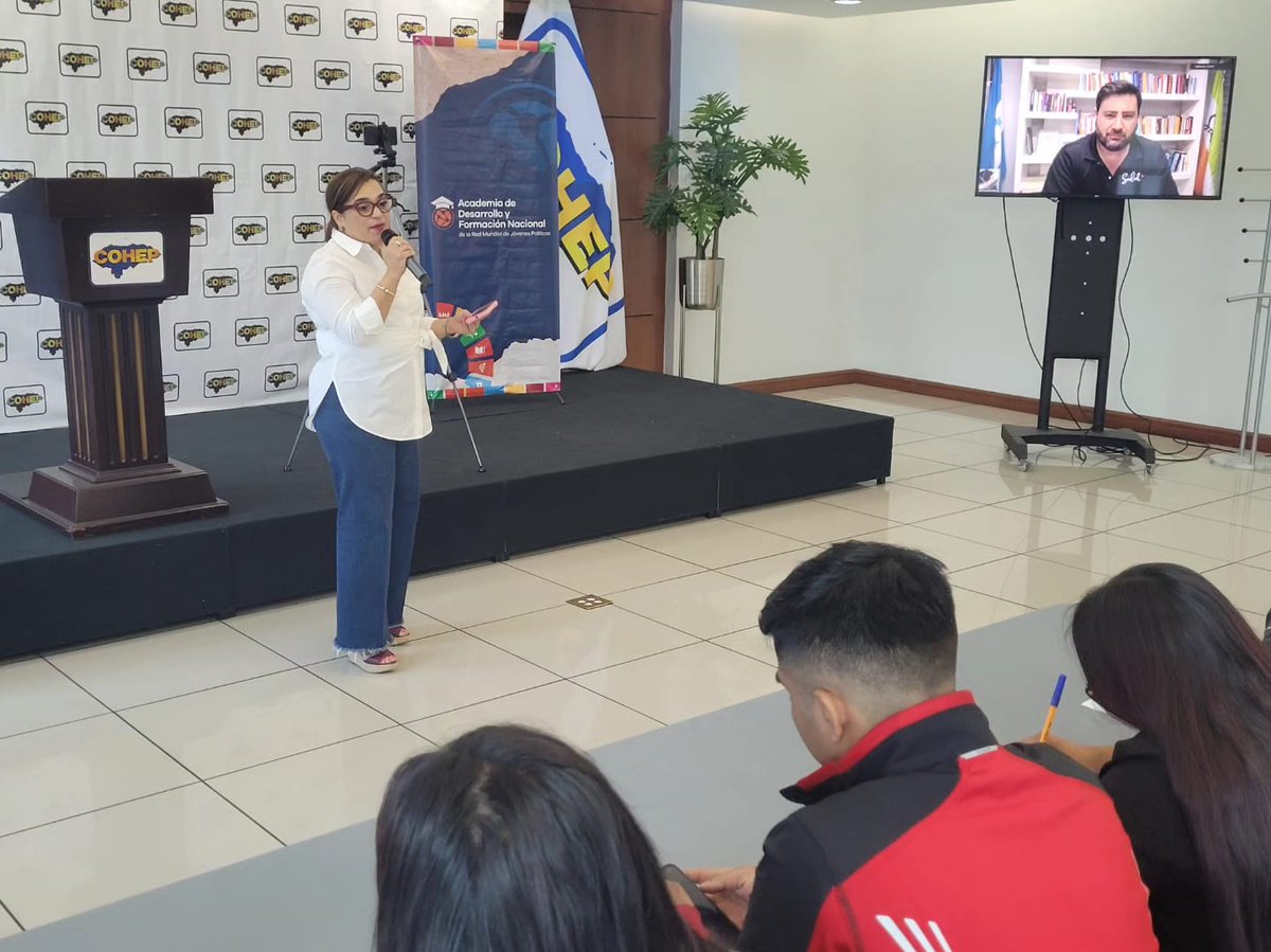 rmjpHonduras's tweet photo. #Formación: Provechosa 3ra jornada formativa del curso Liderazgo Político para el Desarrollo y Crecimiento Nacional🇭🇳 en conjunto con @COHEPHonduras y con el apoyo de la carrera de Administración Pública de la @unahoficial

#NuevosLiderazgos
#LibreEmpresa
#CuidemosElEmpleo https://t.co/8FAD8j3IYl