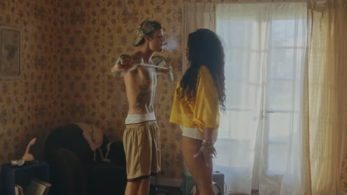 jbieb1st's tweet photo. จัสติน บีเบอร์ ใน mv snooze ของ SZA ครับ https://t.co/9mHxIlWiSa