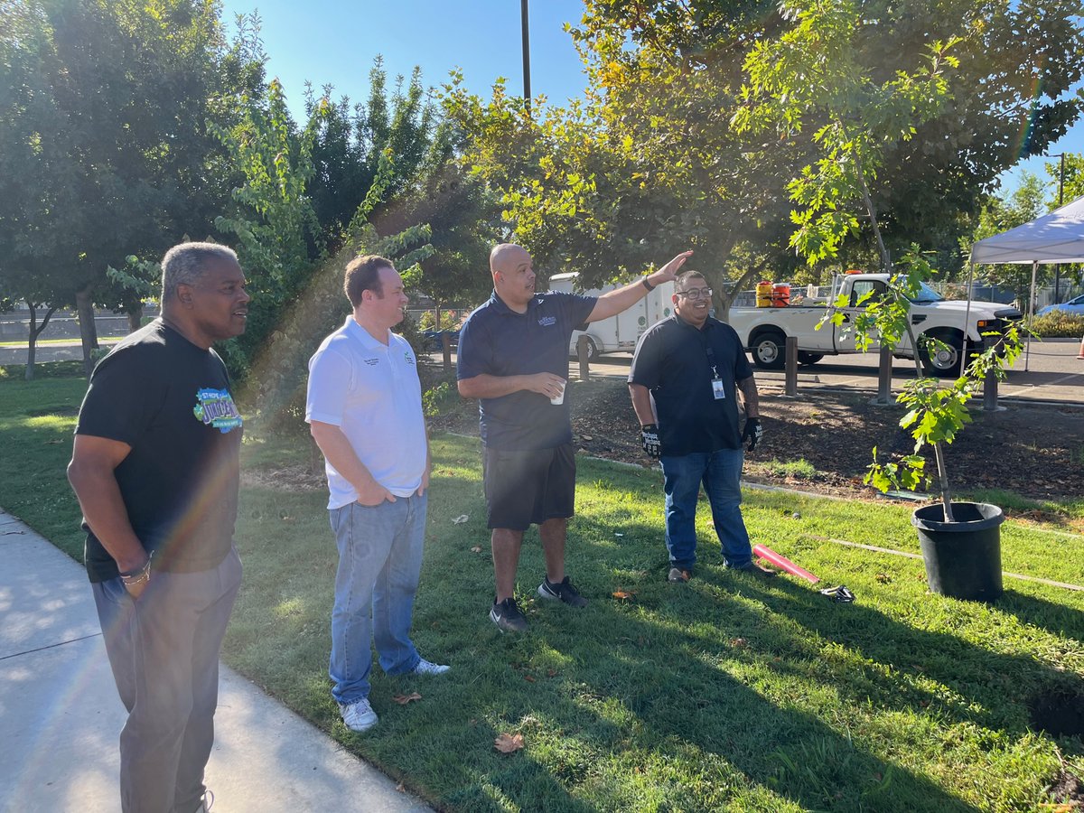 CannadyWill's tweet photo. Great #Pocket clean up this morn at Sojourner Truth Park & @SESRockets campus. Ty Dist 7 Parks Commish @ACATL for putting this all together. Ty @RickJenningsD7 @twkayatta @PocketCivics @AsmNguyen @devinlavelle & Rosanna Herber for your support #PocketPride #PocketGreenhaven https://t.co/a0zktlAYDO