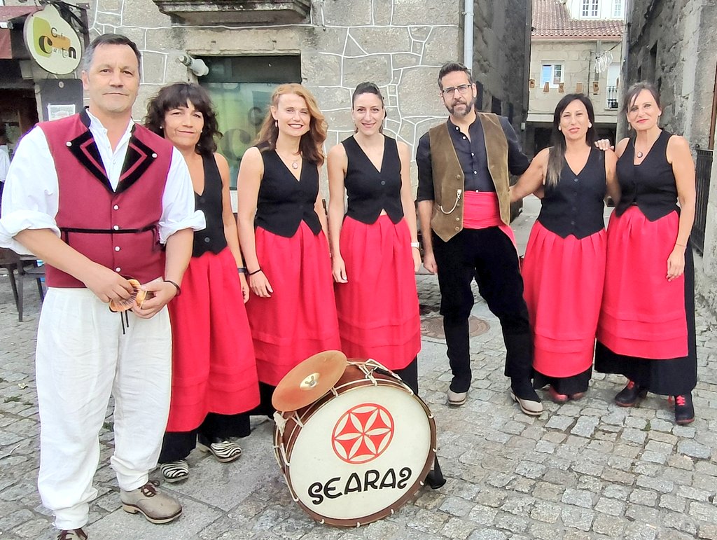 ChantadaConcell's tweet photo. Tarde de VII Foliada Carroceira, de xogos tradicionais para a cativada e de ambiente carroceiro nas rúas da vila antes de comezar esta noite co desfile do Folión de Carros de Chantada. 

https://t.co/WURSwjf42C

#FestasdeChantada #Chantada #FolióndeCarrosdeChantada https://t.co/X5TEPQRdpH