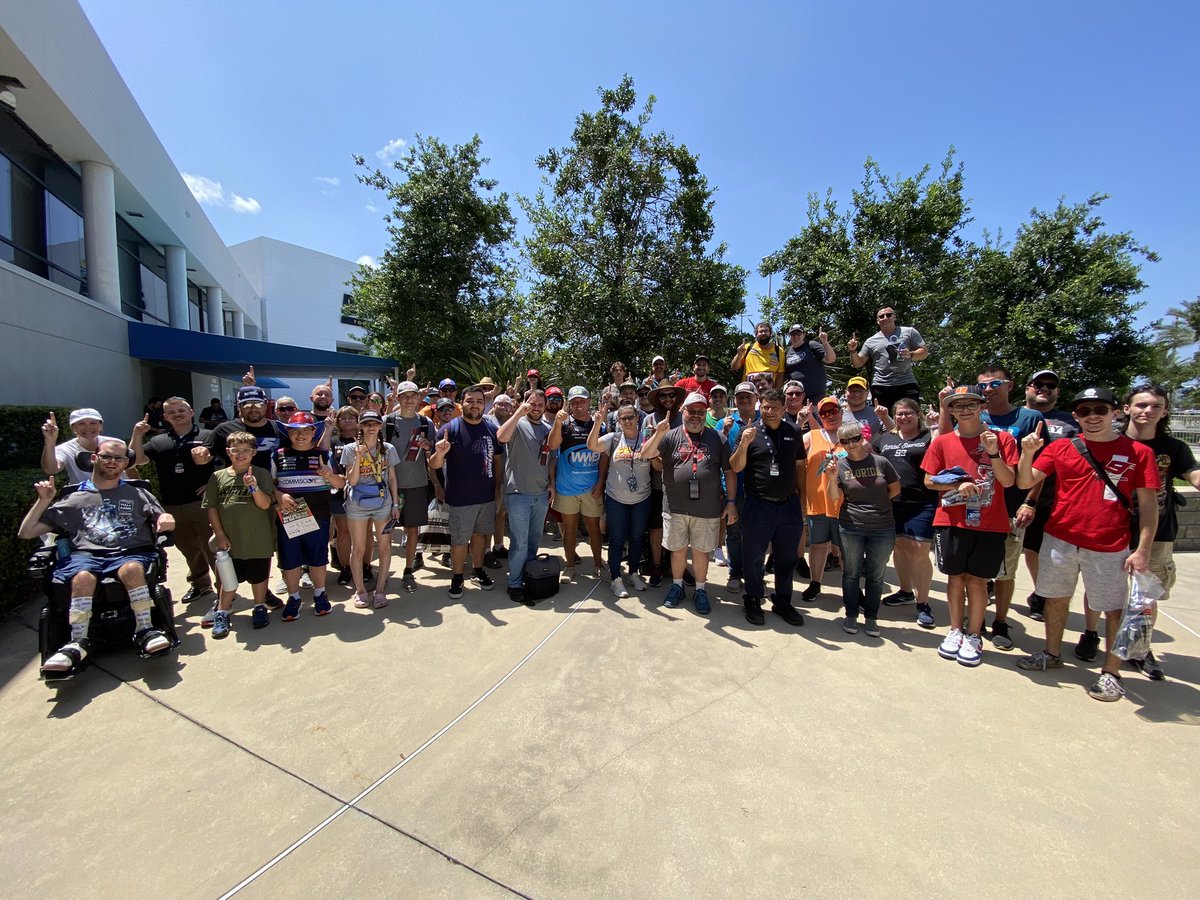 jeff_gluck's tweet photo. Great tweetup considering how early it was. Thanks to everyone who came out to chat! @bobpockrass @Jordan_Bianchi @nascarcasm @PitLaneLT @kalebvestal1 https://t.co/GykQUTjWHg