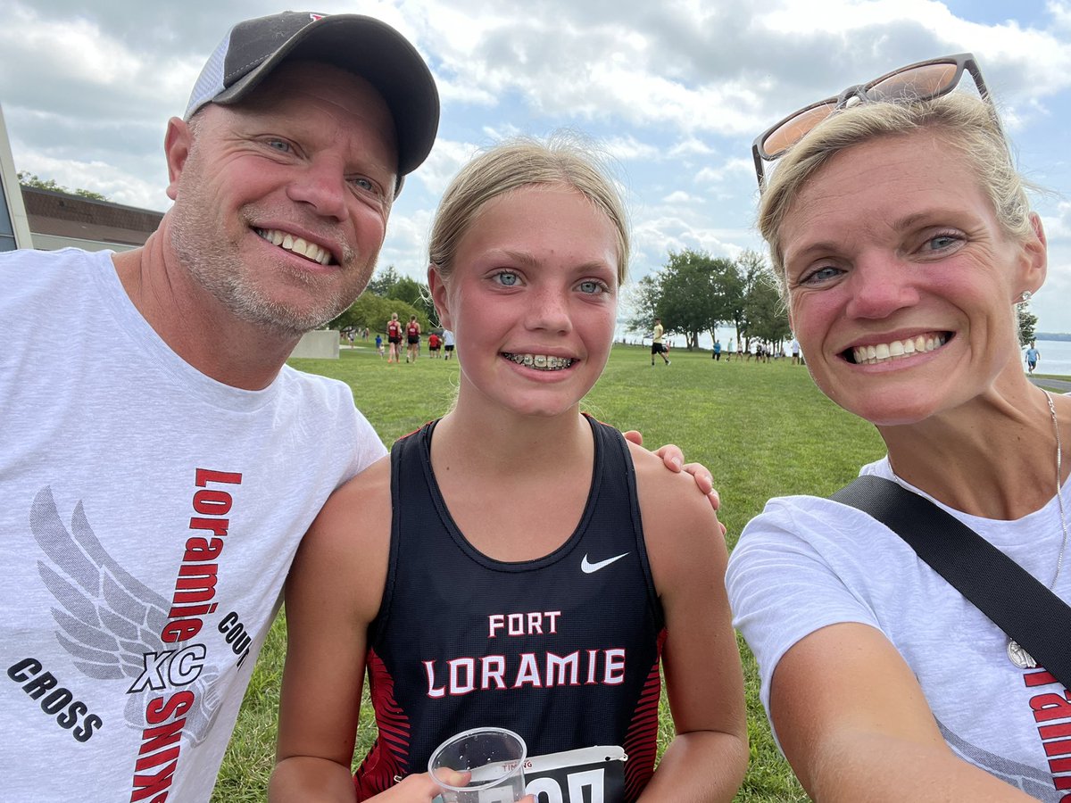 erin_poeppelman's tweet photo. Great Day for these ladies! So proud of the JH Volleyball and Cross Country teams! #flxc #flvb https://t.co/ORPHilCR1I