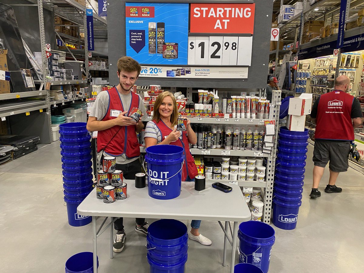 JonAmsden's tweet photo. Store #3154 #r1demo @BenitoKomadina @DustinCornell5 https://t.co/pXJWvkAQKO