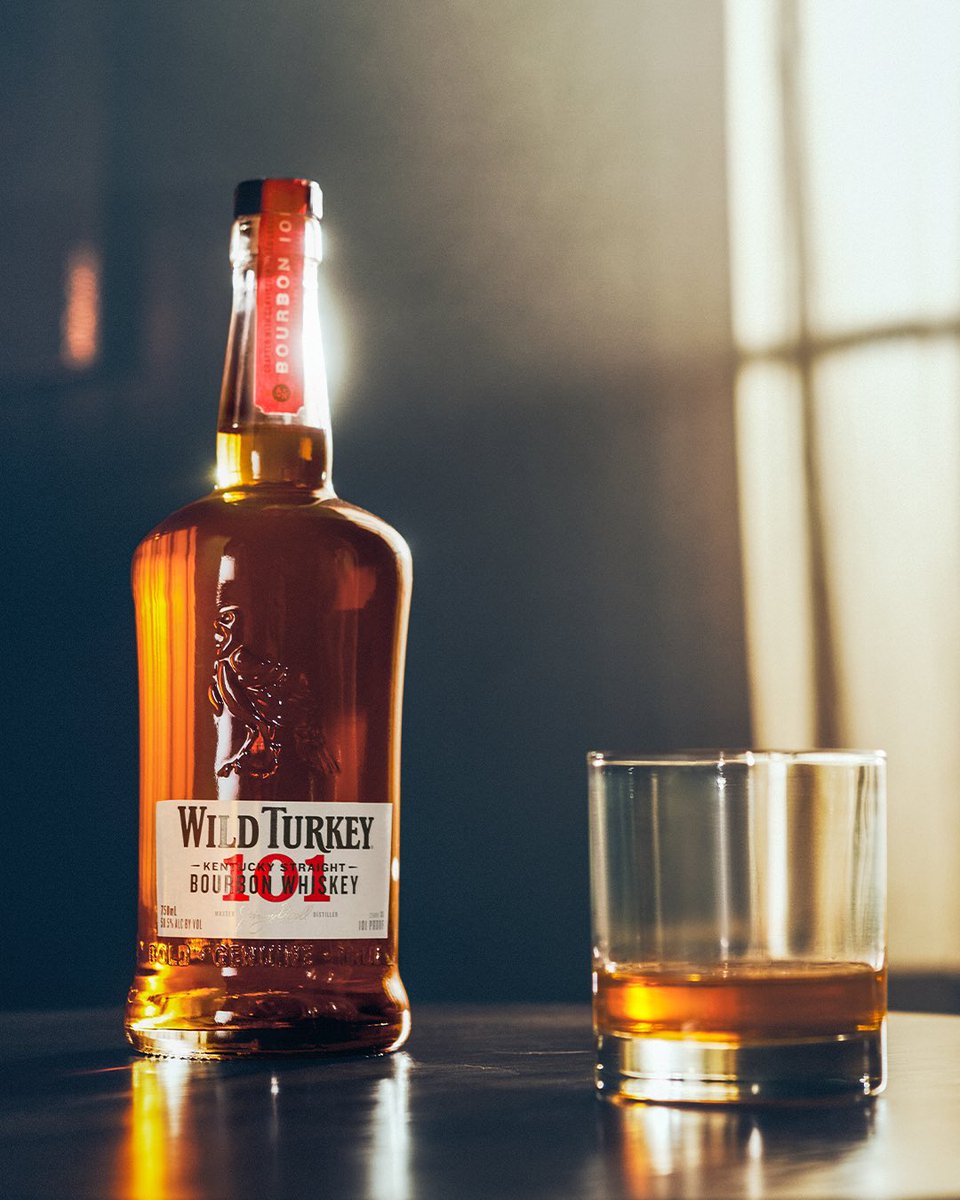 Who’s sipping their 101 neat tonight?
 
#sunsetsips #bourbonlovers #wildturkey101
 
Please enjoy responsibly.