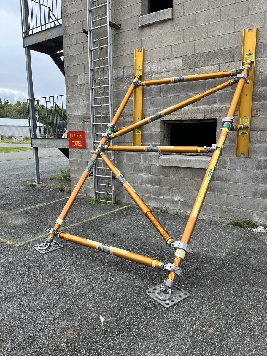 MarchianoTom's tweet photo. Thank you @SpecRescueInt & @Paratech_Inc for a great class this week! Never stop training! #Paratech #TechnicalRescue https://t.co/8t4kDvgAEM