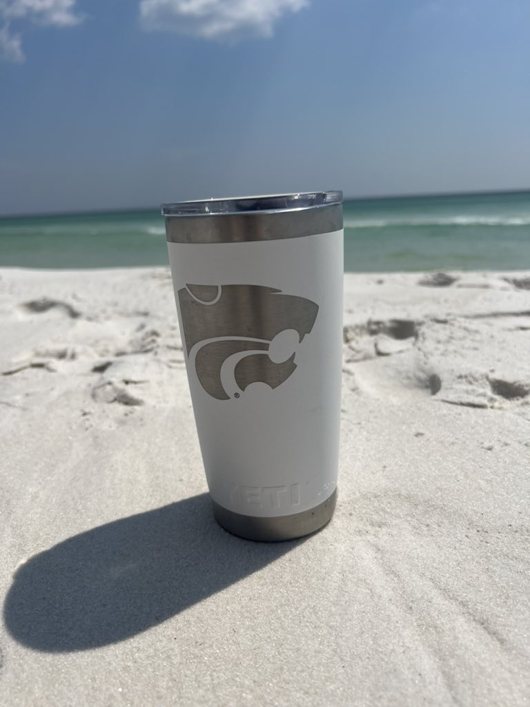 edthomas316's tweet photo. Celebrating the start of #CollegeFootball with @TitosVodka and @YETICoolers   See you next week @KStateFB !!!! https://t.co/PD93Zp68v2