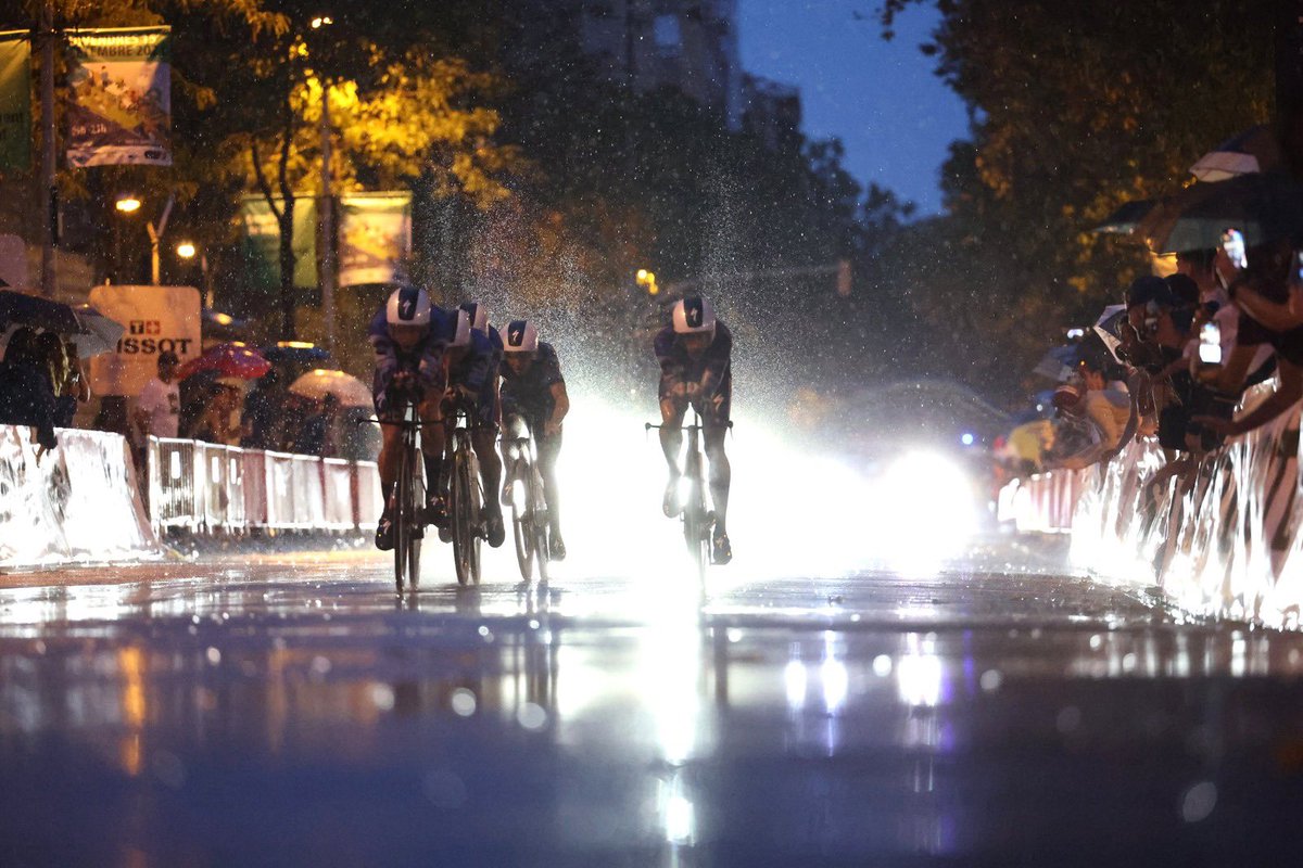 We’ve seen loads of Game of Thrones episodes that weren’t as dark as the opening stage of #LaVuelta23.

Photo: <a href="/GettySport/">Getty Images Sport</a>