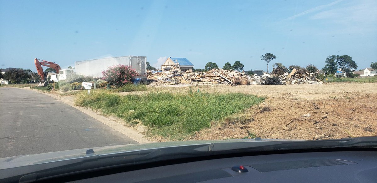 WeatherToday2's tweet photo. Haversham Close. Houses have finally been torn down. (From the 4/30 EF-3 in Virginia Beach). @darin_deveauWX @WAVY_RickyM https://t.co/wGgwsgiFFL