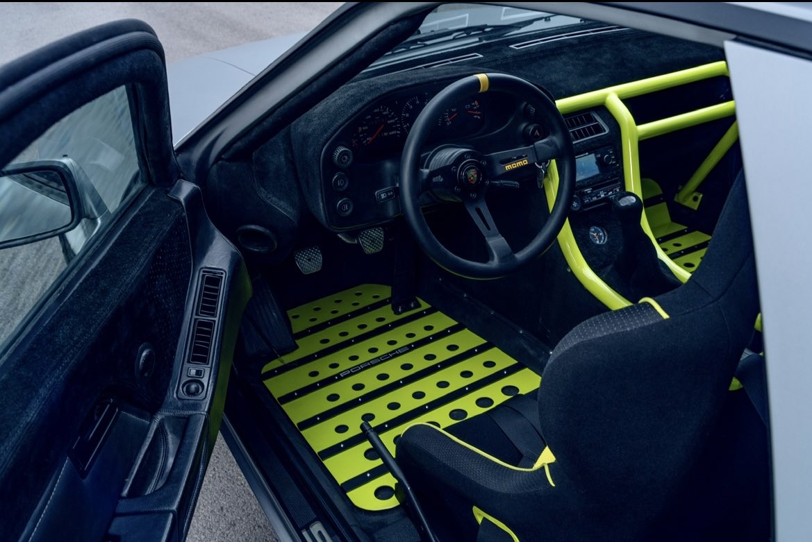 fergurquiza's tweet photo. ¡Por fín! Después de más de 2 años de trabajo, les presento al 928 Shark. Ésta es por mucho la modificación más extrema que hemos hecho. Inspirado en los Porsche del Dakar de los 80’s pronto les platicaremos más de esta locura 😏 #DrivenByDream #SportscarTogether @porschemexico https://t.co/1fgiKNC3cL