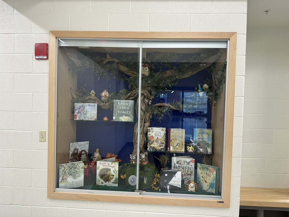 SFES_Principal's tweet photo. The staff has worked hard all week to be ready for Monday! We are so excited for the 1st day of school @SnowdenFarm_SDT @SnowdenFarmRS https://t.co/4TBxYOewfI