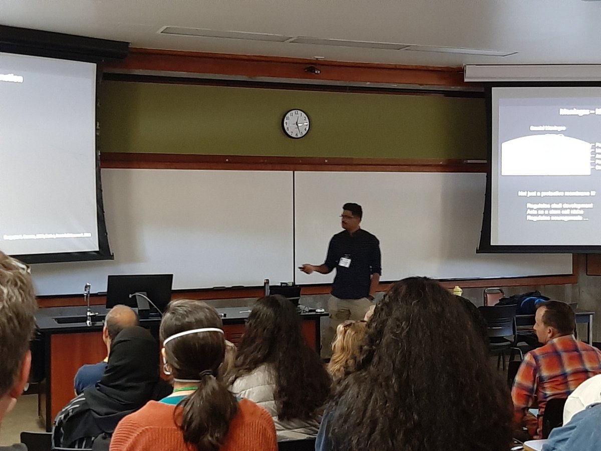 clawedfeet's tweet photo. Ayyappa Raja Desingu Rajan reporting on his work on meninges differentiation at #WCSDB https://t.co/zVRDrqezRd