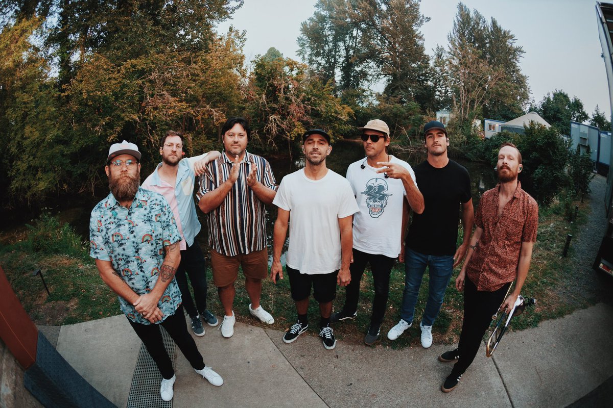 Iration's tweet photo. Thanks for another beautiful night Eugene! Closing out the #GVST tonight in Bend with @RebelutionMusic @TheExpendables @Passafire!!! 

📸 @chrisfiq https://t.co/iWgX6ithVs