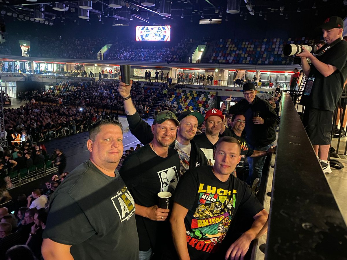 Time for a break after weeks full of Hard work. Nothing could be a better place for a break than a Trip to #London, together with some nerds, watching #RevPro today and tomorrow <a href="/AEW/">All Elite Wrestling</a> #allin at <a href="/wembleystadium/">Wembley Stadium</a> 😍