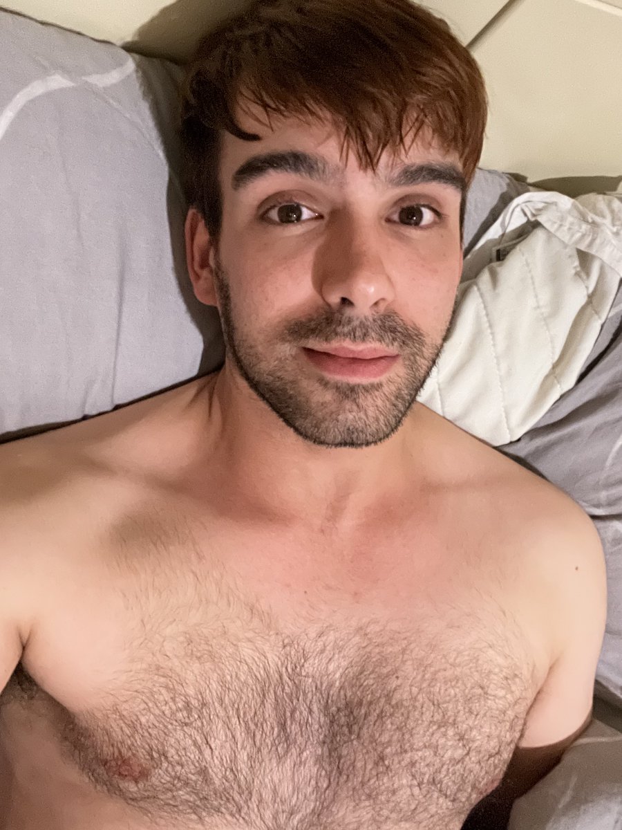 AlexRambles's tweet photo. Shower ✅
Into bed ✅
Sound of rain outside ✅
Film: on 😌 https://t.co/SMduZGGaVF