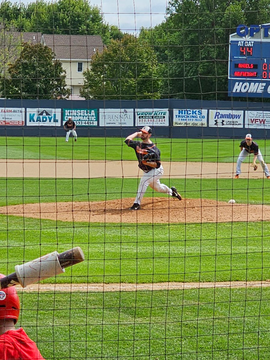 TommieBase's tweet image. Two of the best to ever wear the Purple faced off on the mound today at the Minnesota State Amateur tournament

Graham Laubscher took the win for Air Freight Unlimited behind 20 Ks over Matt Schuld and Minneapolis Angels

#RollToms
