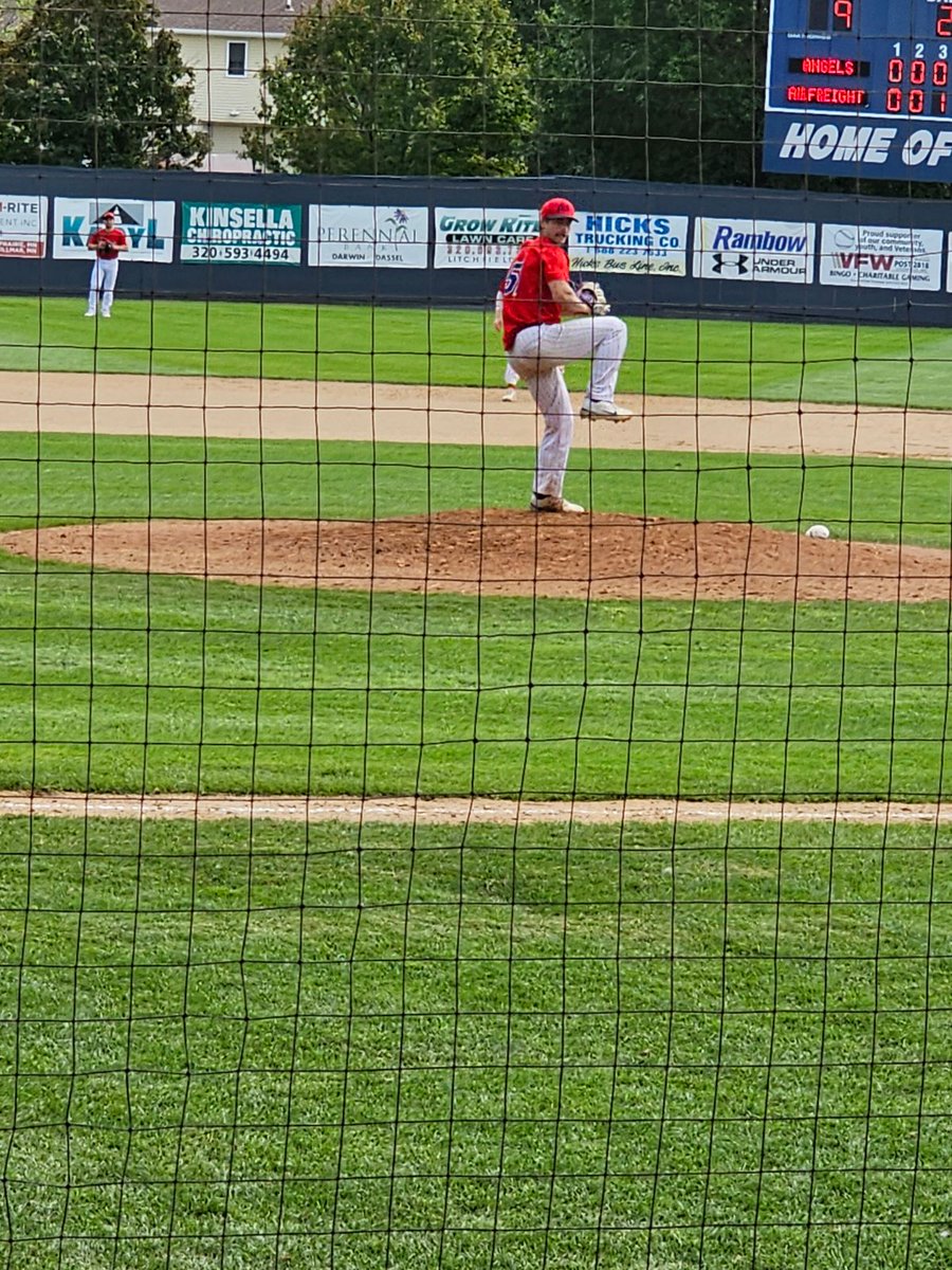 TommieBase's tweet image. Two of the best to ever wear the Purple faced off on the mound today at the Minnesota State Amateur tournament

Graham Laubscher took the win for Air Freight Unlimited behind 20 Ks over Matt Schuld and Minneapolis Angels

#RollToms