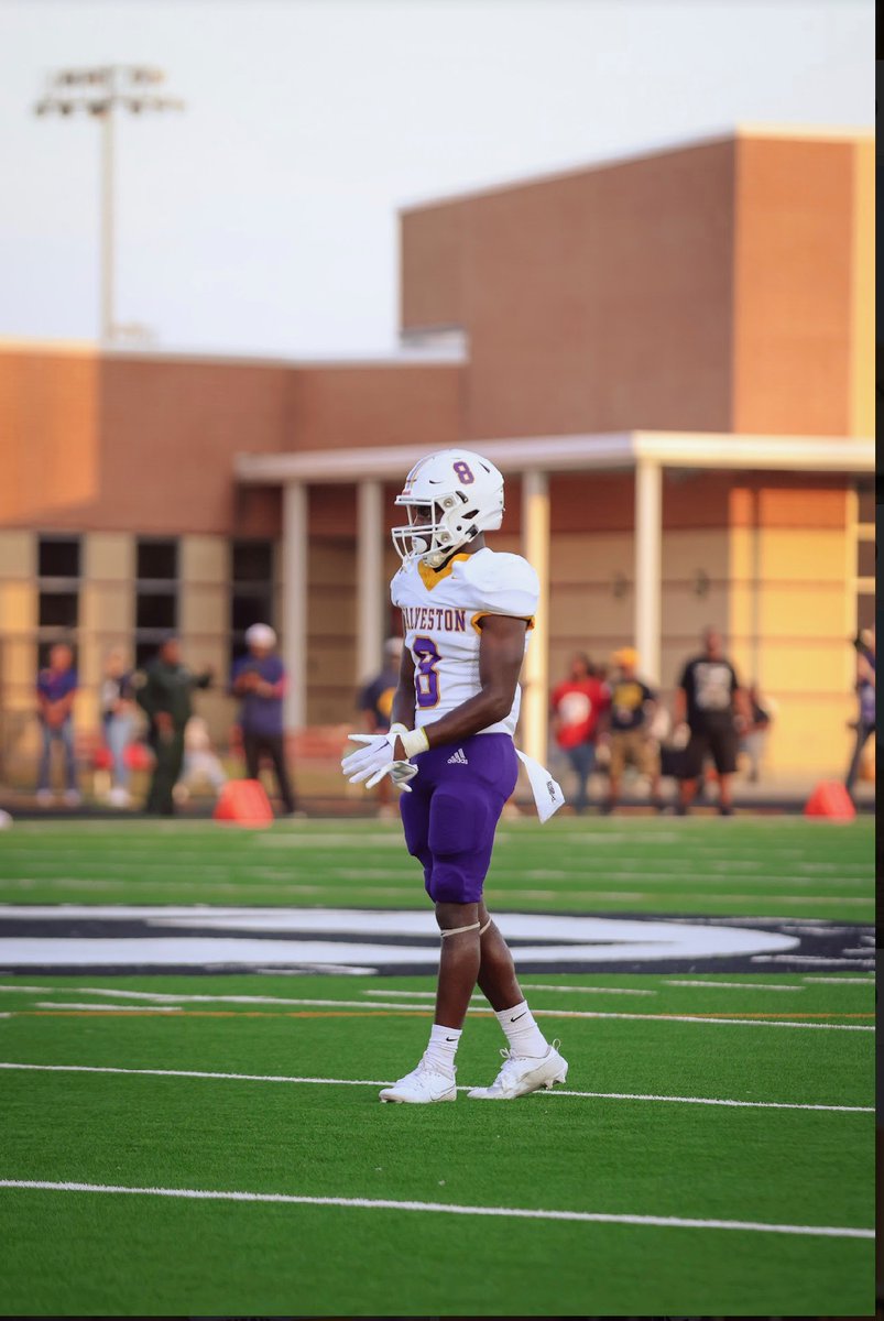 HD3_FITNESS's tweet photo. 58-6 (W) Ball @GalvestonFB vs. La Marque @LM_Coogs
OLB / SS @bray0205
8 Tackles / 1 PBU / 1 Hurry
#HD3ProPerformanceGroup🔥
Tape Adjustment: QB SACK = ✅️
@EddieCa73992124
Back in March 🤣, Now in August 🫢 https://t.co/GEaoKQPIXQ
