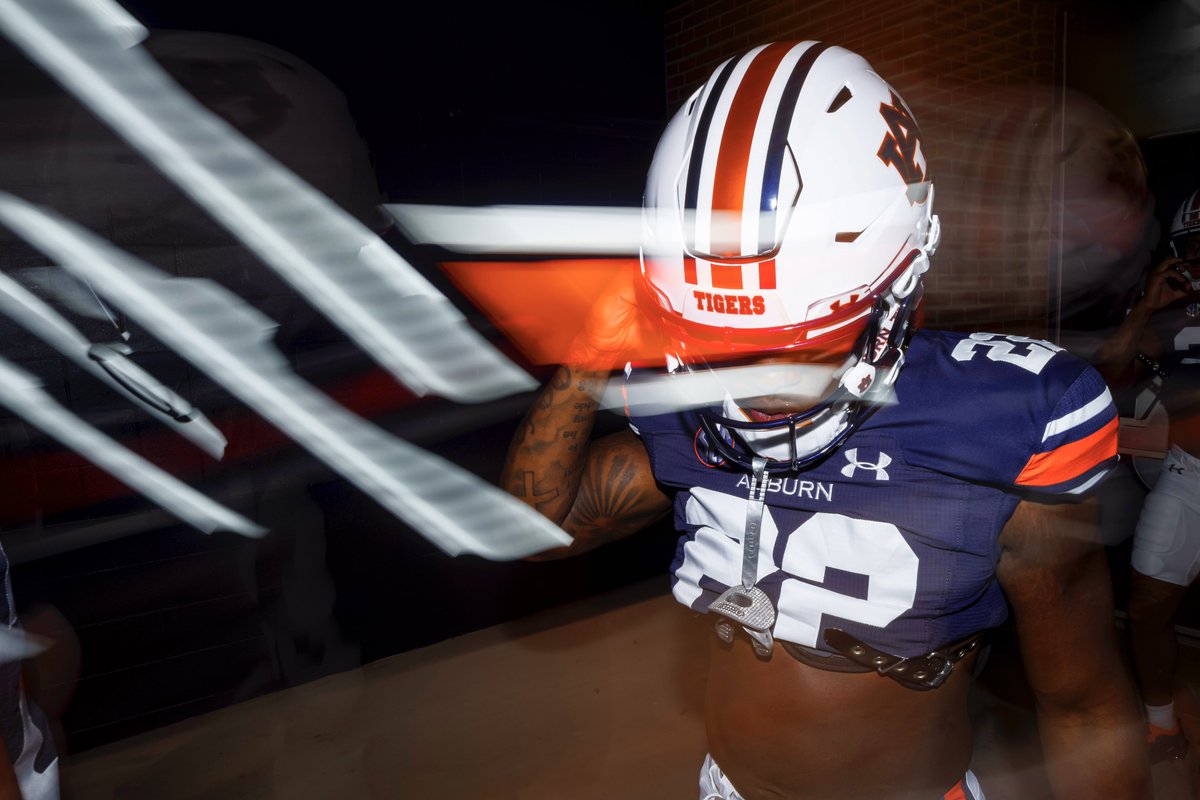 AuburnFootball's tweet photo. SEVEN. MORE. DAYS. 🥶⏳ https://t.co/Vcv5AlCPRA