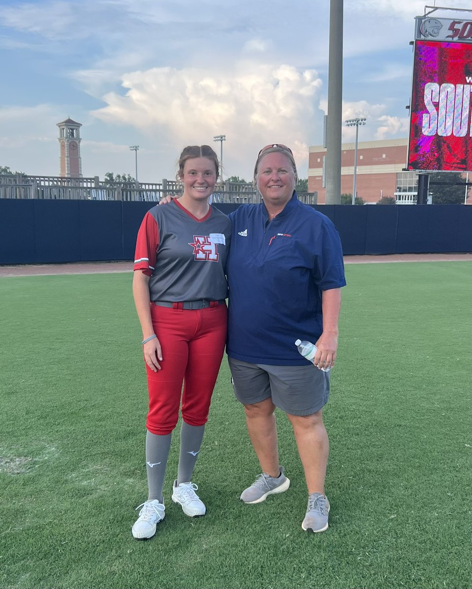 CWoodward2025's tweet photo. Always a good time @SouthAlabamaSB camp! I was able to gain so much good feedback from their coaching staff and amazing players. Thank you @BclarkUSA @StinaMcC7 for an incredible day! @La_Hotshots @GhsSball https://t.co/1DlGWNG85B