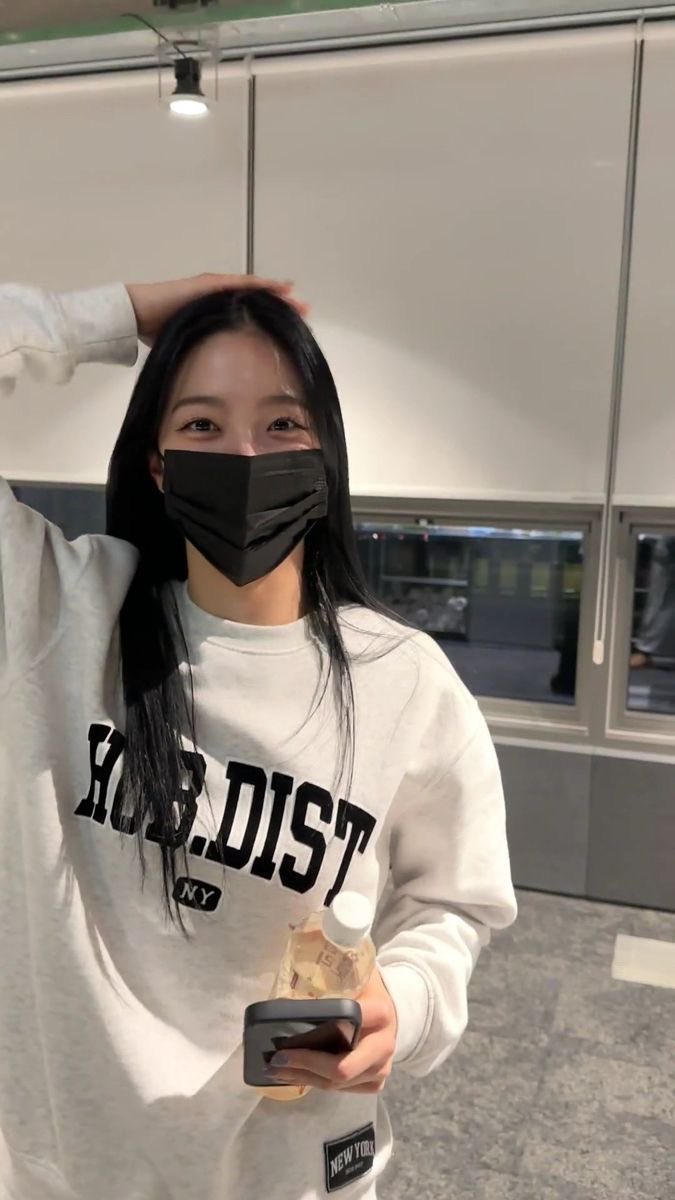 kazuhapictures's tweet photo. kazuha's gf material pics — a long thread ♡ https://t.co/EJDcHBo86D