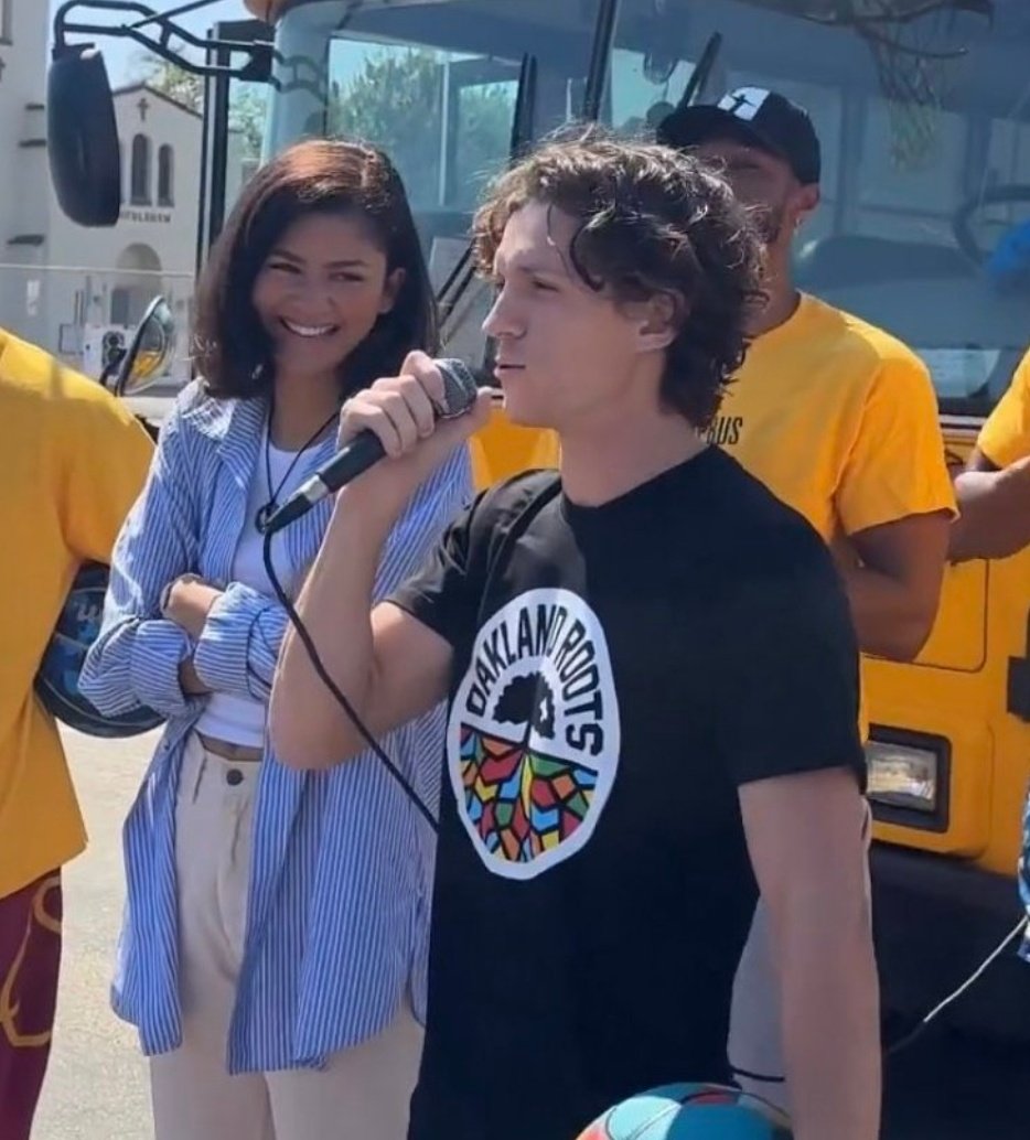 sisithecreatorr's tweet photo. eu amo o fato da zendaya ser a maior fã do tom e ele o maior fã dela 😍 https://t.co/ZPsCXeIu05