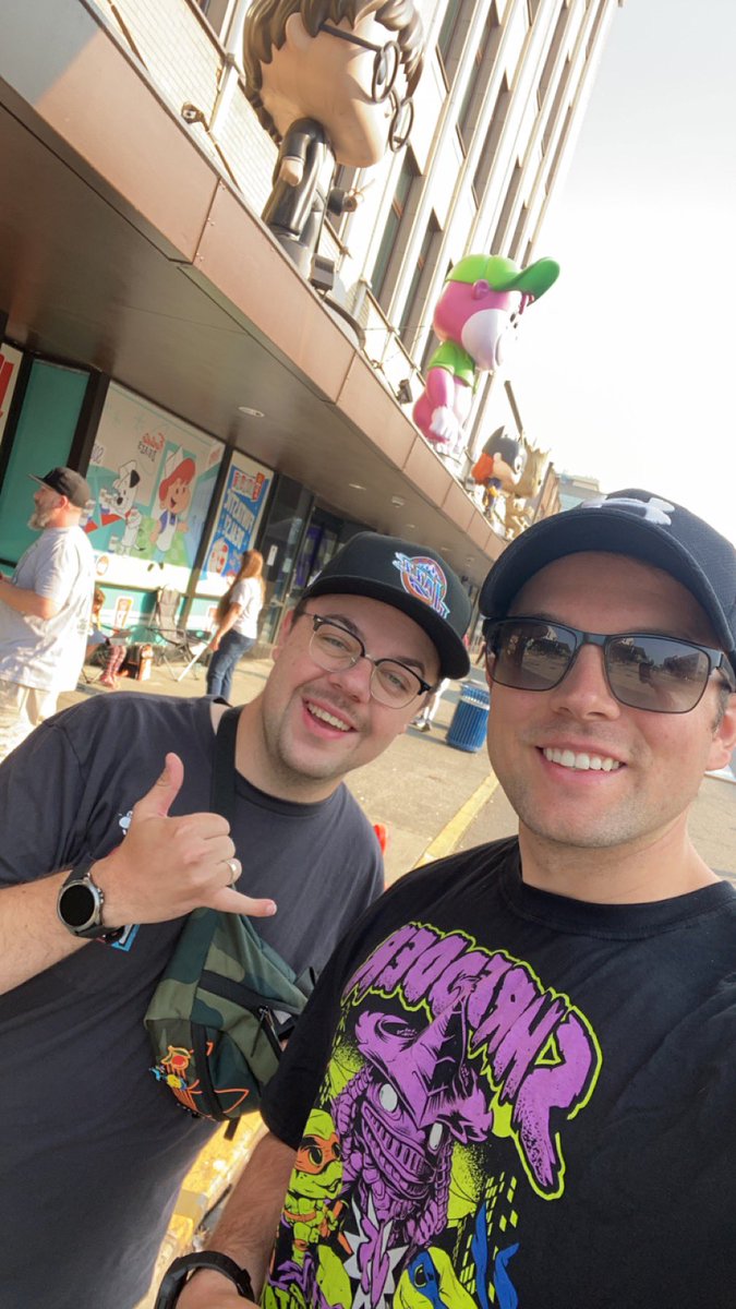 pencer4's tweet photo. Thanks @funko for putting on such a good event! Sweet to meet @WasatchPop and get THE MIKE BECKER to sign 2 pops! https://t.co/BcqK1sawNf