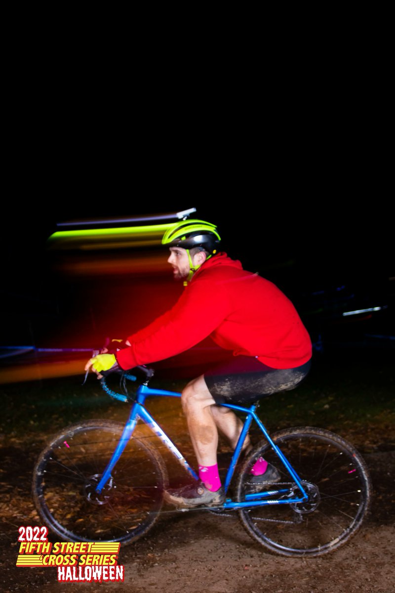 fifthstreetcx's tweet image. Halloween night is October 26th! @ritcheylogic returns with amazing prizes for best dressed, @actionwheelsbikeshop has already kicked in sweet prizes, and @newtrailbrewing will also be here. Race entry is $20 that night unless you have a season pass 🎟️  

📷 @willow_munson