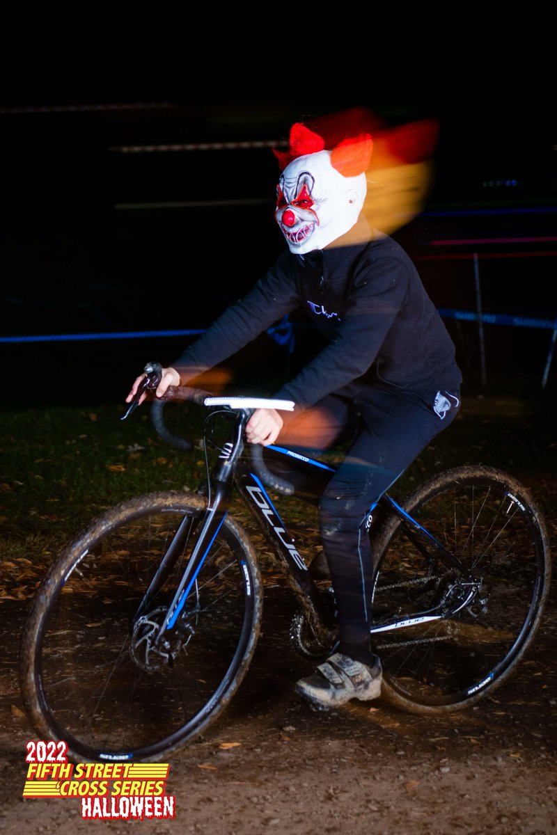 fifthstreetcx's tweet image. Halloween night is October 26th! @ritcheylogic returns with amazing prizes for best dressed, @actionwheelsbikeshop has already kicked in sweet prizes, and @newtrailbrewing will also be here. Race entry is $20 that night unless you have a season pass 🎟️  

📷 @willow_munson
