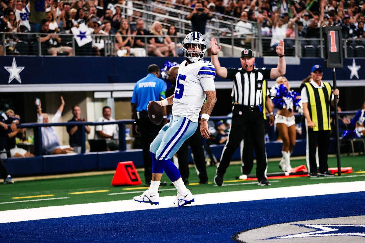 dallascowboys's tweet photo. TD 📸s 🙌

 #LVvsDAL | #DallasCowboys https://t.co/yrBzEWLQIE