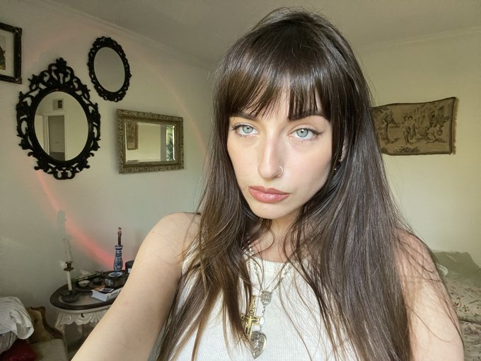 i look kinda stinky and thats ok ❤️🫂 https://t.co/o5t3cid1NZ<a href="/tag/mvsales"class="tags"><span>#mvsales</span></a>