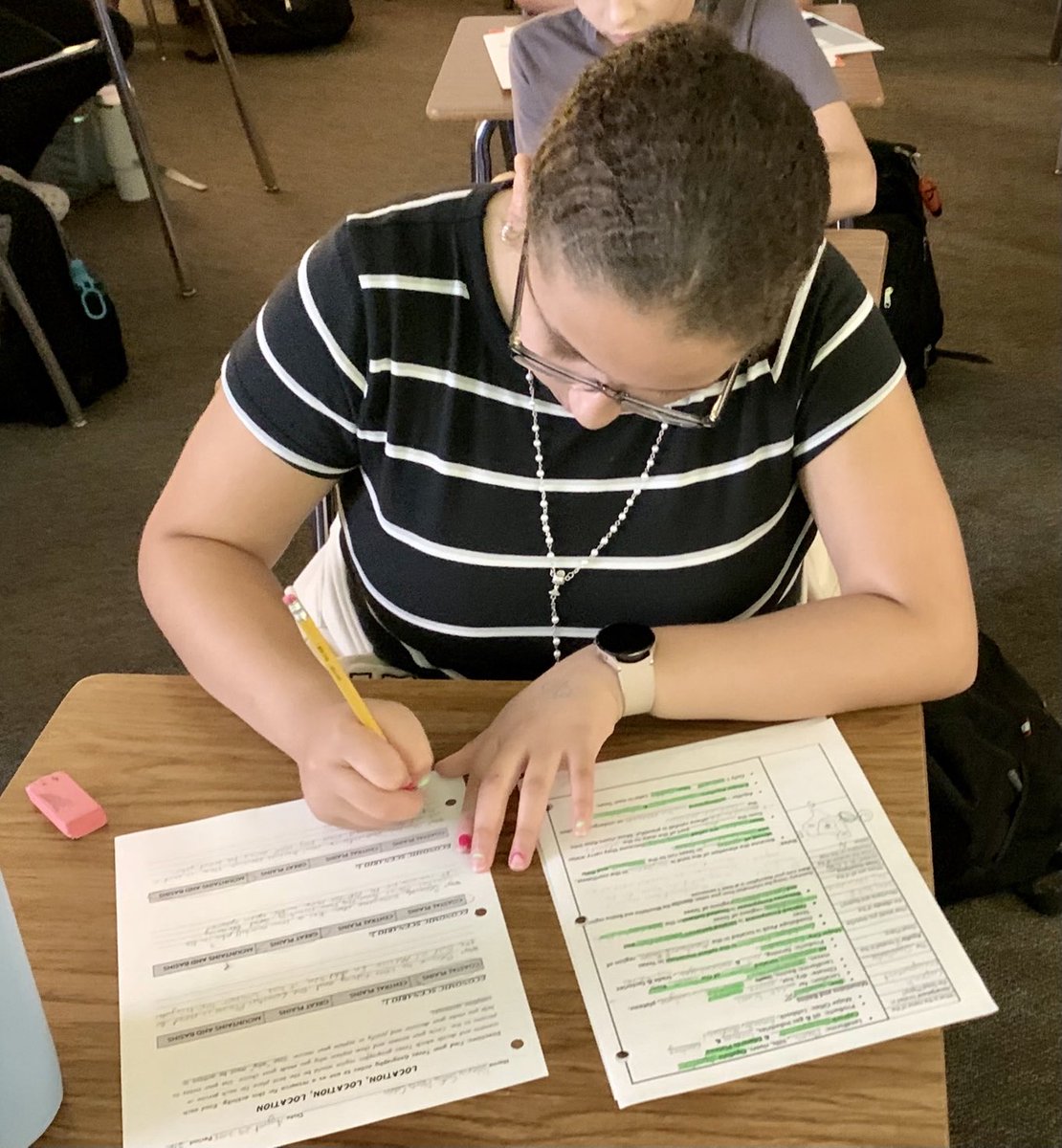 history_ams's tweet photo. Location, Location, Location! Students serving as real estate agents help out-of-state folks relocate to Texas. Customers have specific requirements so “agents”find the best region according to text evidence to seal the deal! ⁦@humble_SocSt⁩ ⁦⁦@HumbleISD_AMS⁩ https://t.co/gHjAWqqaOp