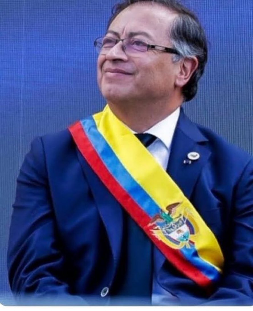 AntiSantos (@juampasantos) on Twitter photo Pregunta abierta y objetiva: ¿Cree que <a href="/petrogustavo/">Gustavo Petro</a>, era el Presidente que necesitaba Colombia 🇨🇴?
🔁 NO
❤️ SI
💬 Comenta 👇 Pregunta abierta y objetiva: ¿Cree que <a href="/petrogustavo/">Gustavo Petro</a>, era el Presidente que necesitaba Colombia 🇨🇴?
🔁 NO
❤️ SI
💬 Comenta 👇
