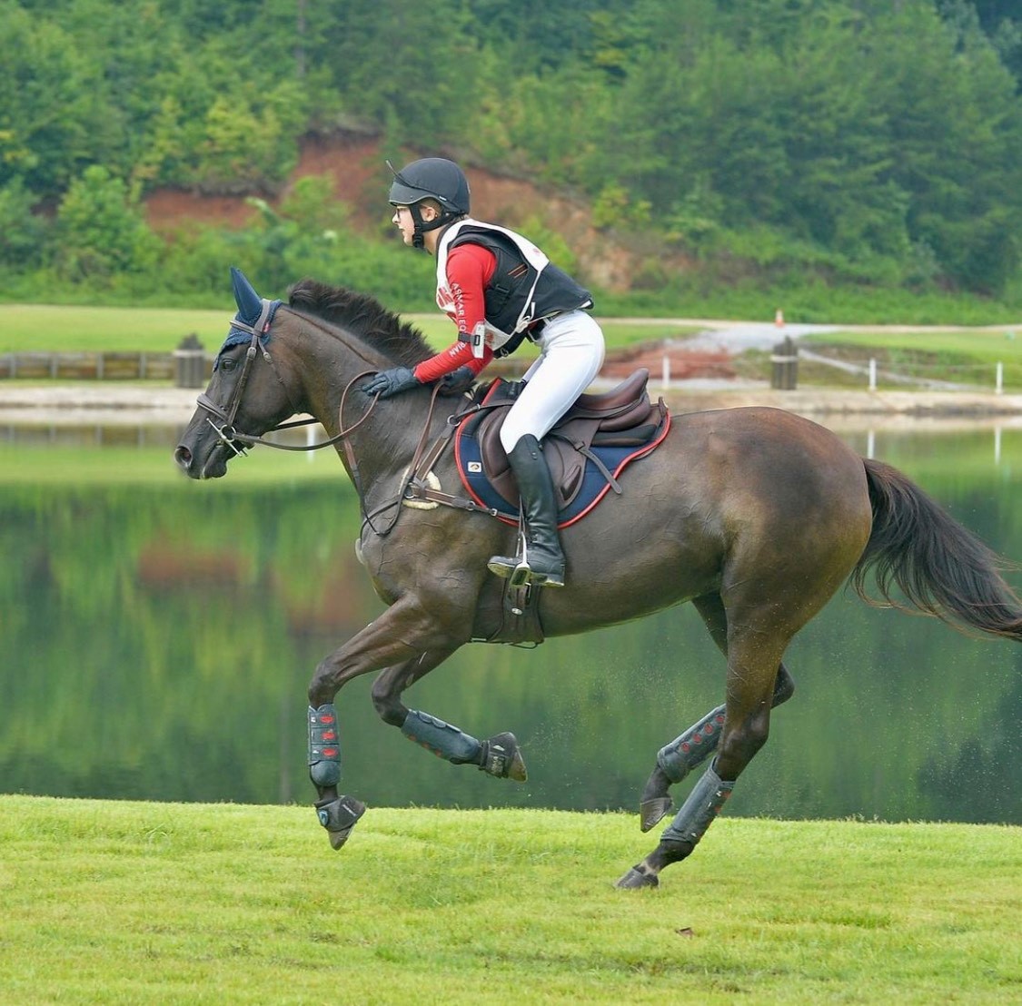 SmartPak's tweet photo. Galloping right on through the weekend like 😎
📸: olivagrace_eventing on Instagram
#PoweredBySmartPaks #HealthyHorsesHappyRiders #SmartSupplements #SmartFlexUltra https://t.co/T33MSyoFKp