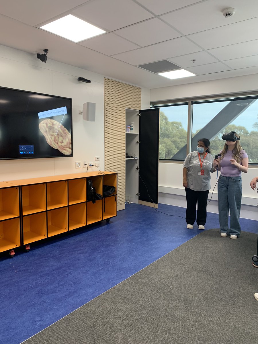 New simulation and teaching space @LaTrobeRHS Virtual reality used to teach students anatomy @latrobe Bendigo Open Day 2023