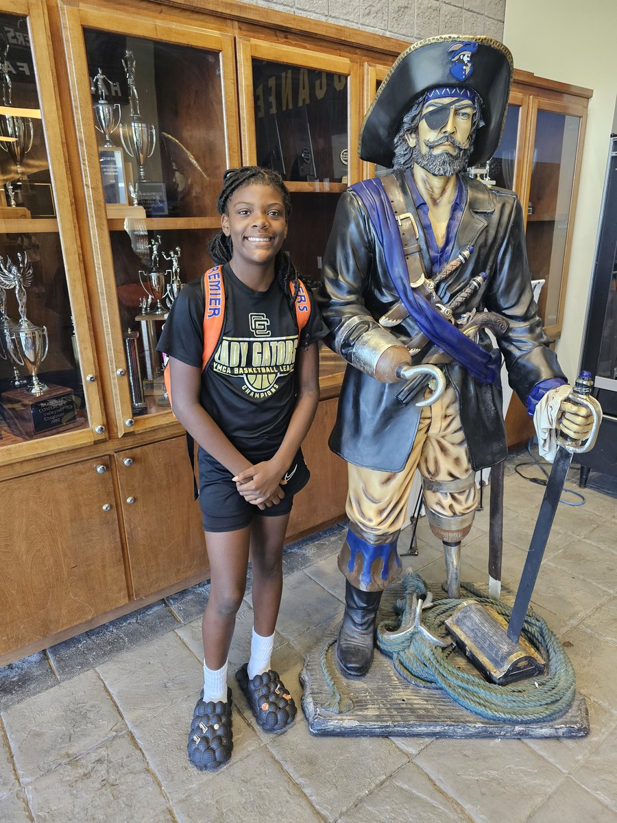 MadelineDates's tweet photo. I had a great time attending @CSUBucsWBB Elite camp today. I really enjoyed the staff and had a great conversation with @HoopCoachGarcia. I learned a lot.
#letswork https://t.co/eK08h7eFZH