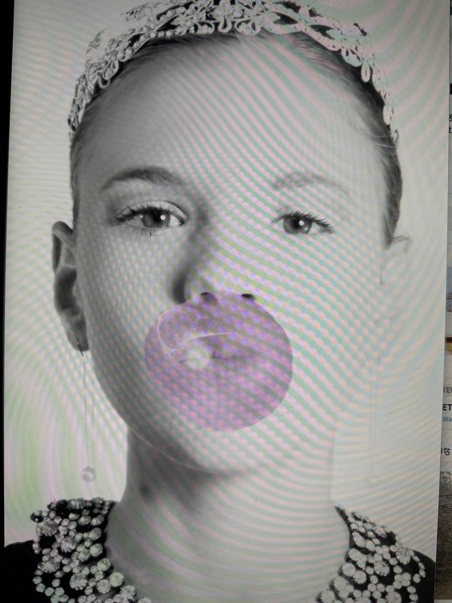 MWARHOL3's tweet photo. Yeah #nikolastesla #blonie… that and bubblegum #monicawarhol @MLBinWA @SnoopDogg @TheRealitzTIME @Doodlegenics @Talk_To_The_Hat @thumbhook 😊❤️🔥 https://t.co/QSepFlvjk9