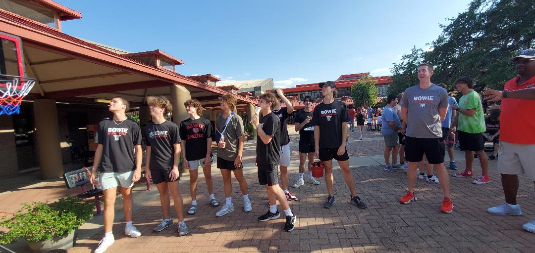 It was 🌞sizzling🌞 but Bulldogs &amp; Hotdogs was still a great time for the Bulldogs and their fans! 🏀