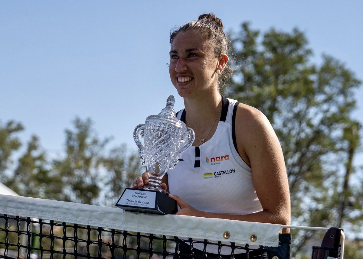 DipuEsport's tweet image. 🎾 La tennista de La Vall d’Uixó Sara Sorribes guanya el WTA de Cleveland i aconsegueix així el seu segon torneig individual del circuit 👏🏽 Enhorabona @sara_sorribes ! 🥇 #orgulldeCS 

#CSEscenarioDeportivo @dipcas